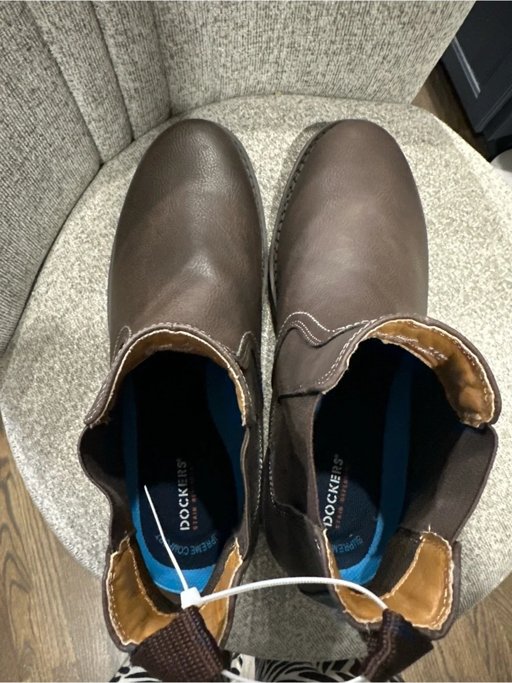 Dockers Men's Brown Chelsea Boots - Classic Pull-On Style